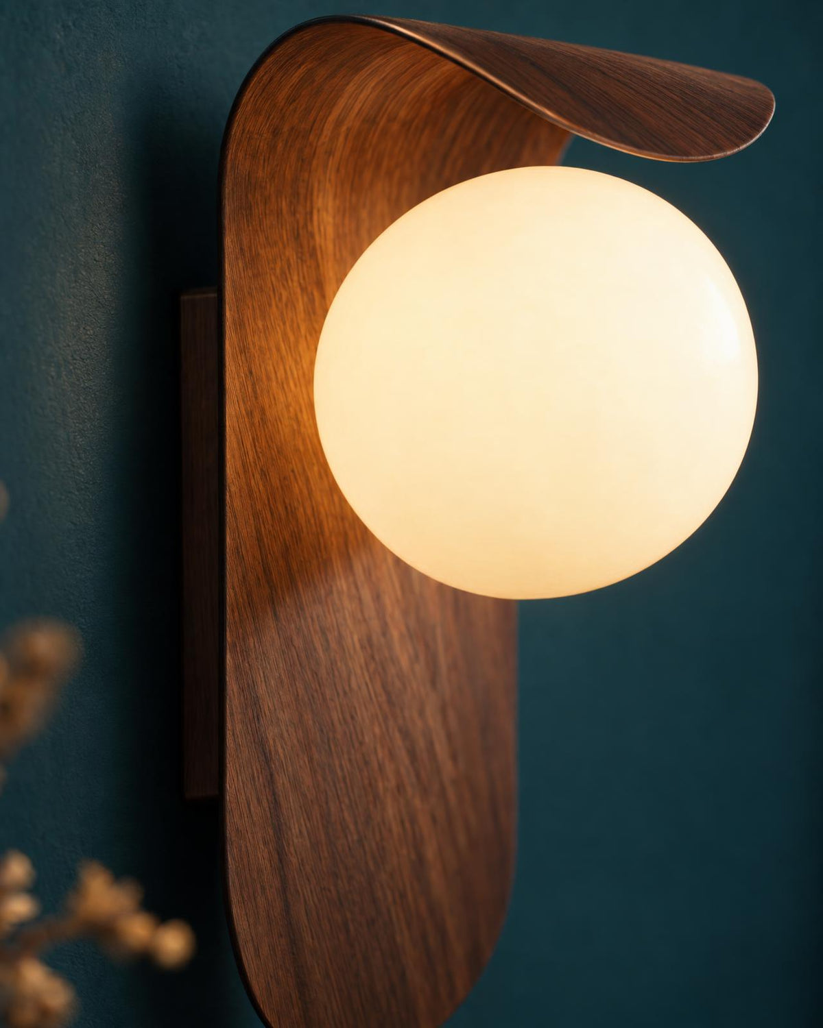 Applique Murale Globe Opale et Platine Effet Noyer