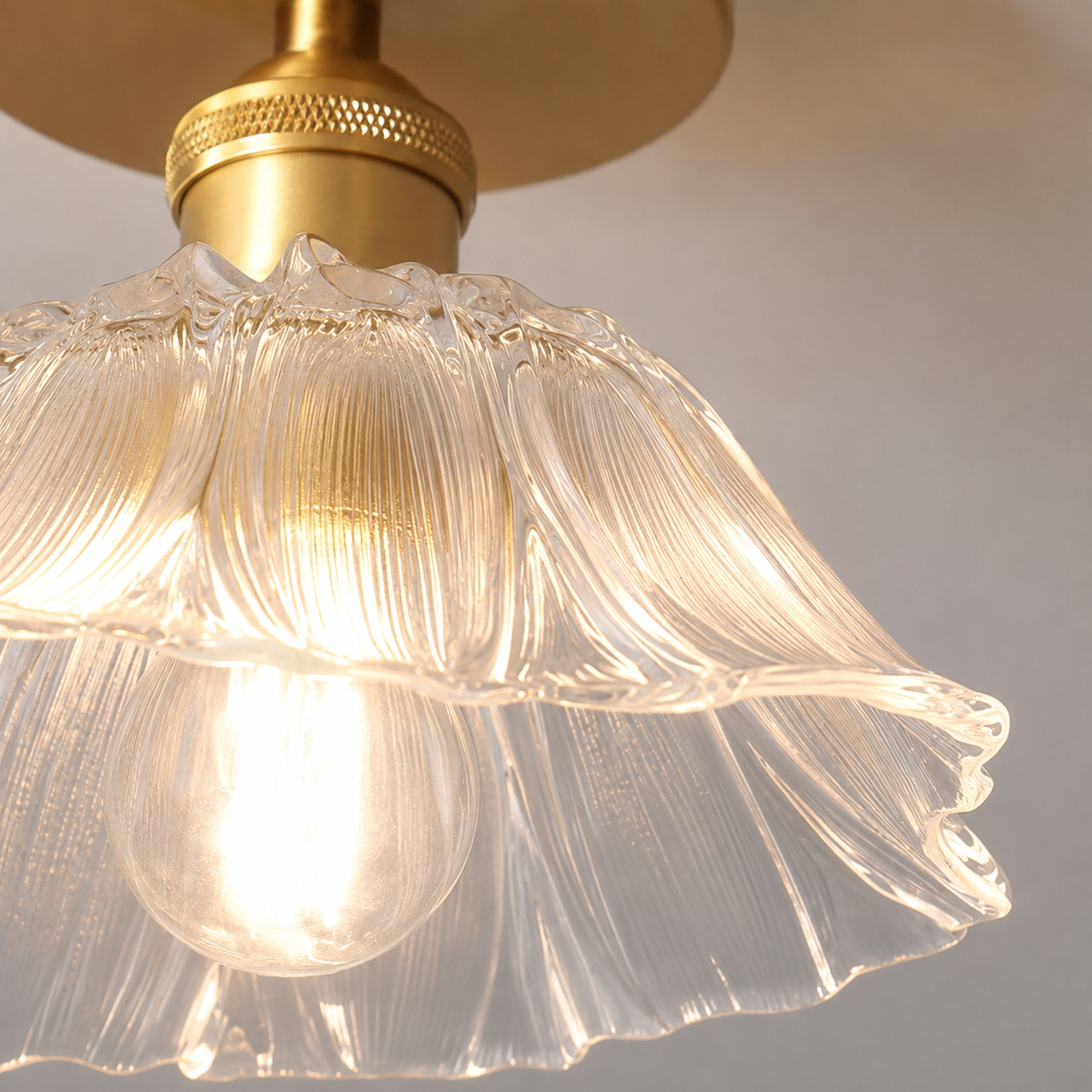 Plafonnier LED Fleur en Verre Doré